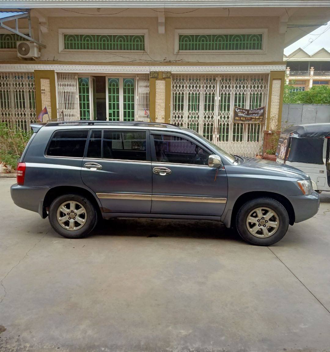 Luxe Taxi Cambodia SUV interior with professional driver